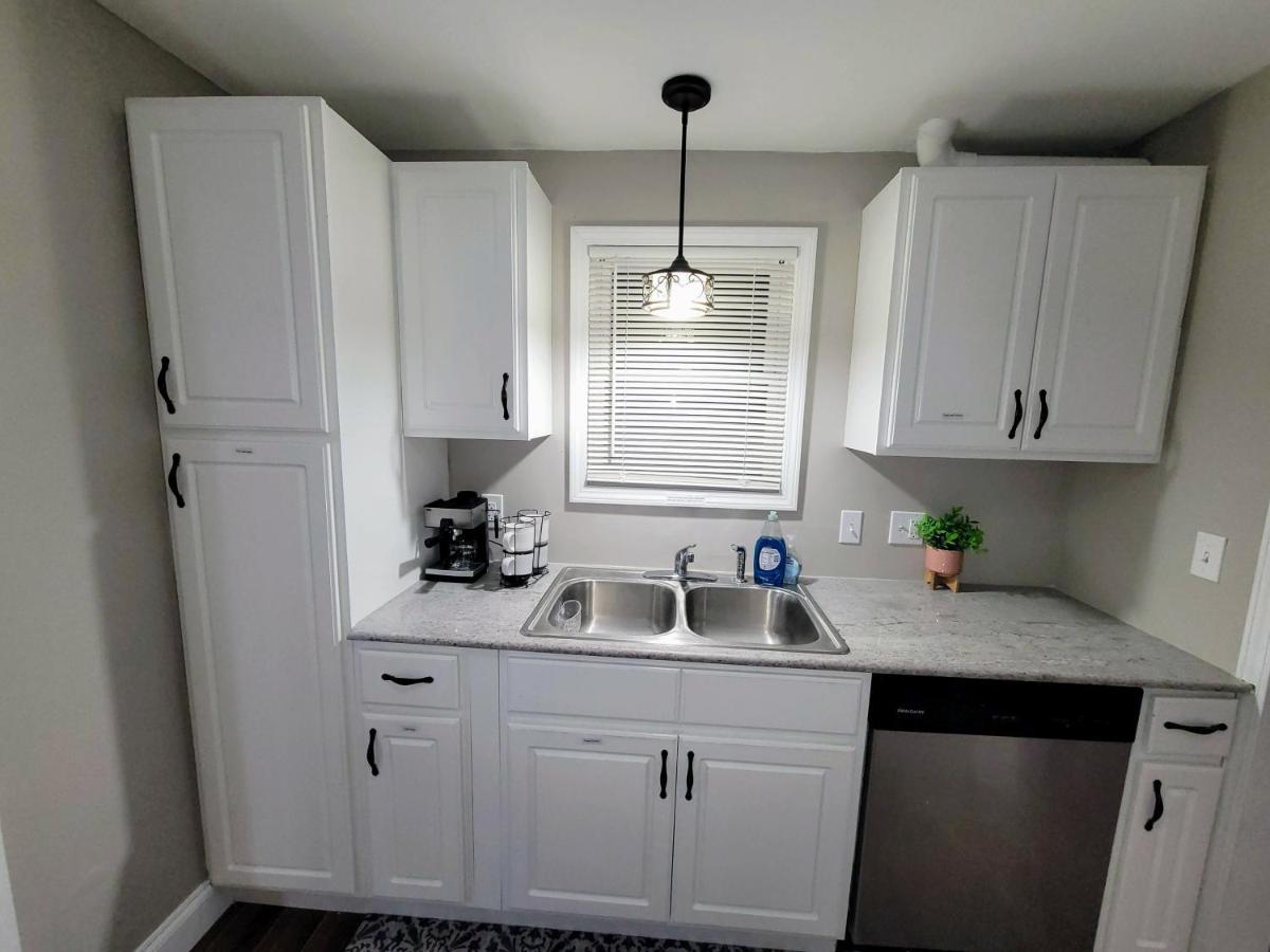 Apartment With Brand New Furniture And Large Parking West Seneca Exterior photo